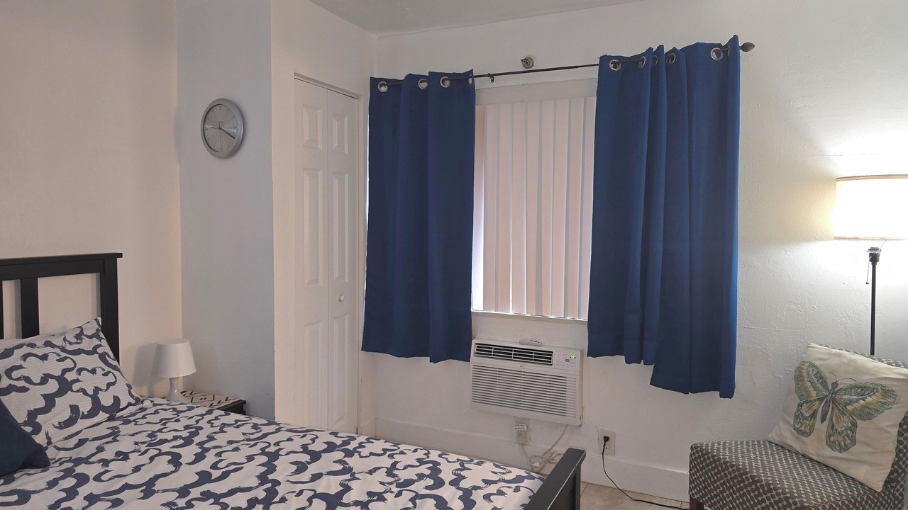 Photo of Bedroom in Royal Poinciana