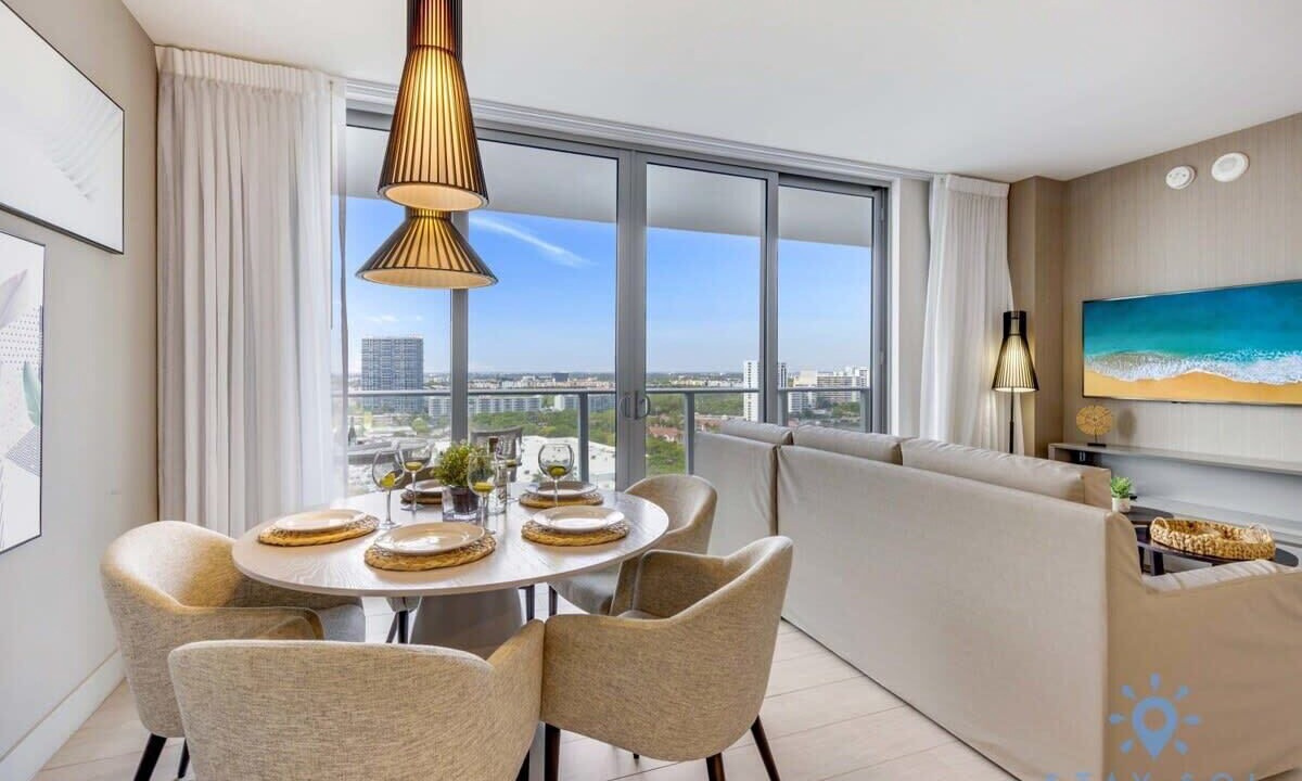 Photo of Livingroom in Hollywood South Central Beach