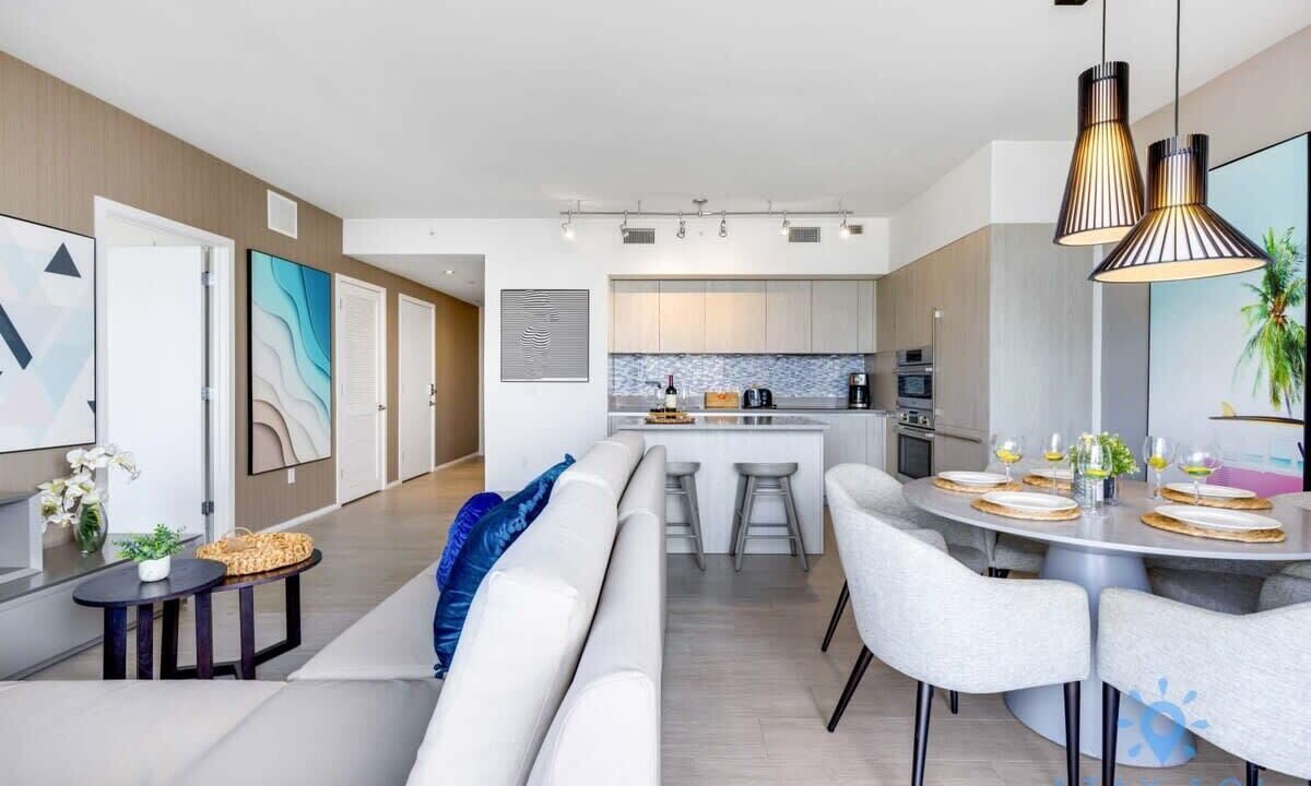 Photo of Bedroom in Hollywood South Central Beach