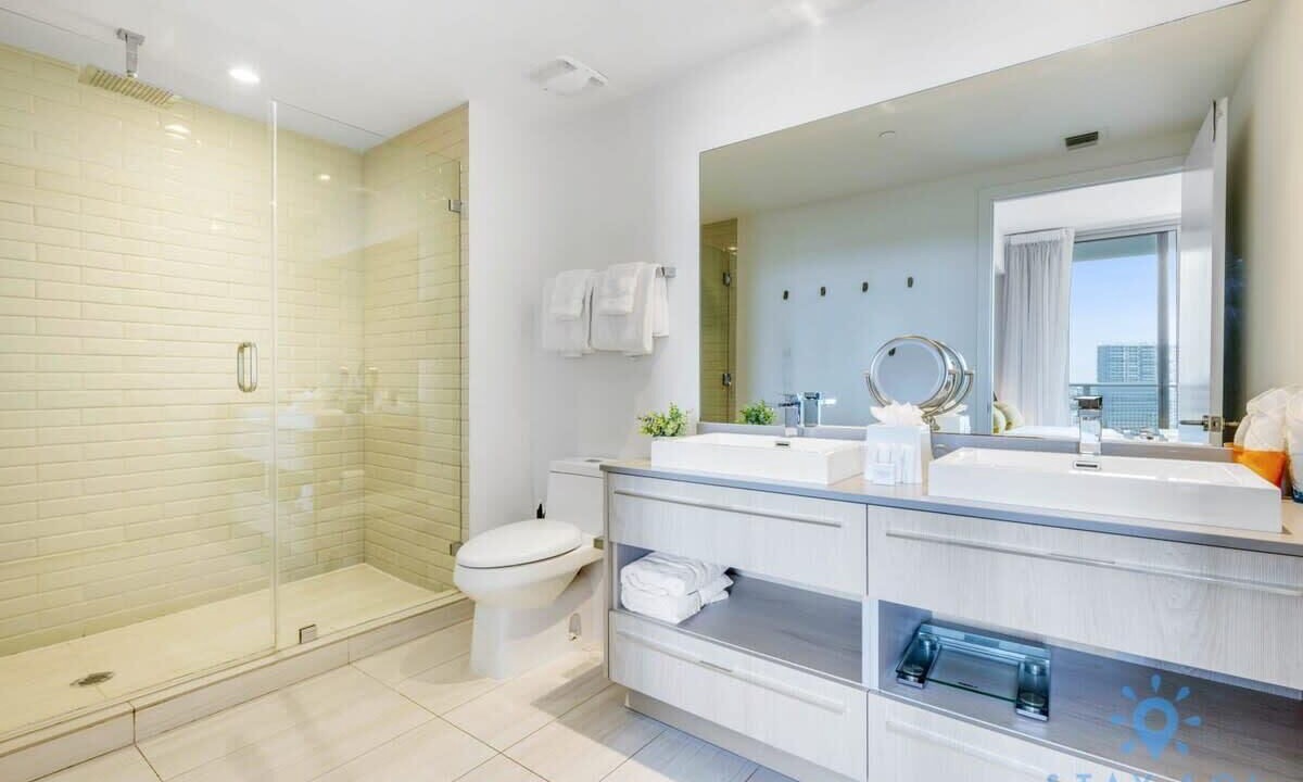 Photo of Bathroom in Hollywood South Central Beach