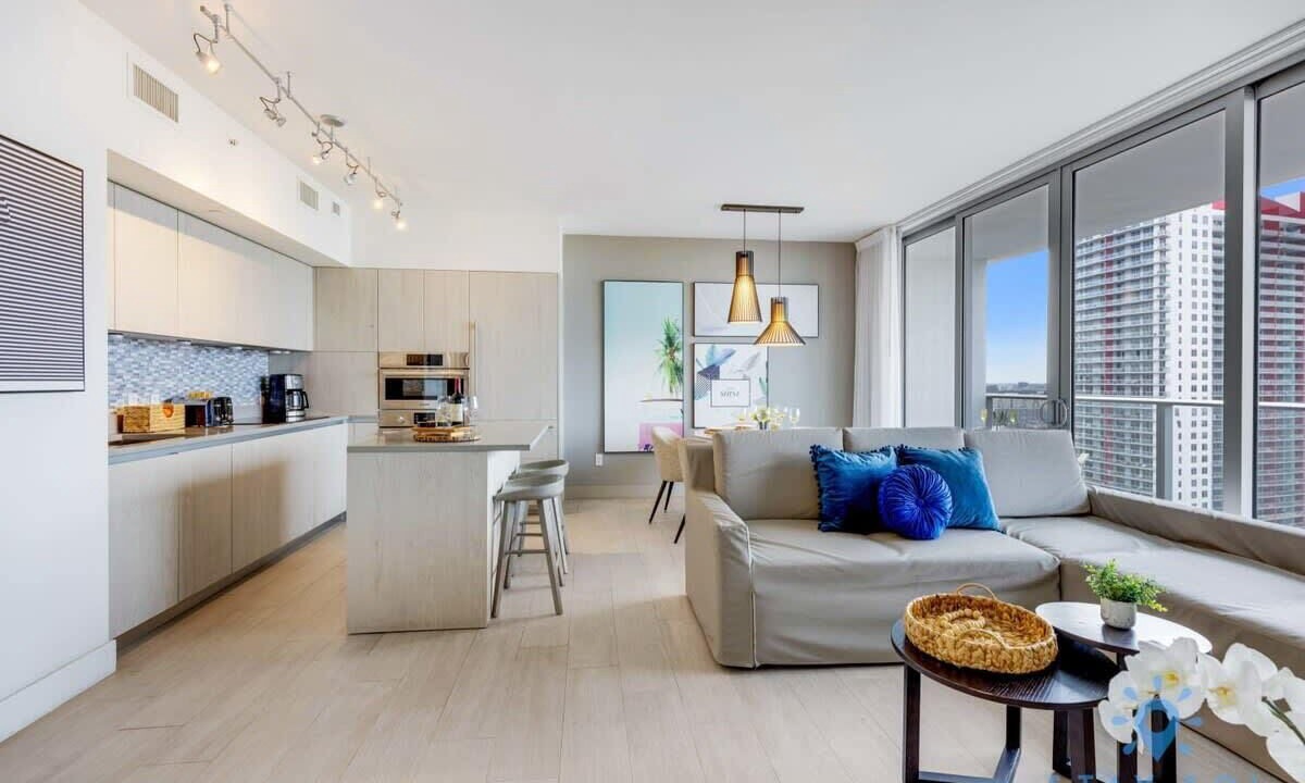 Photo of Bedroom in Hollywood South Central Beach