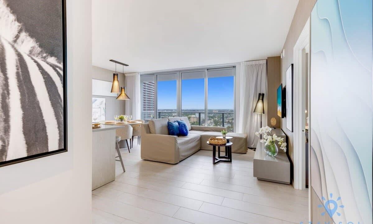 Photo of Bedroom in Hollywood South Central Beach