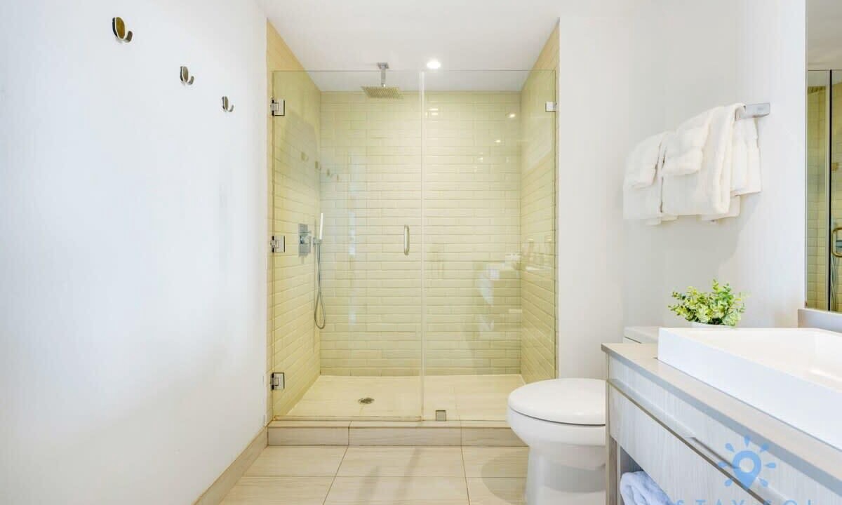 Photo of Bathroom in Hollywood South Central Beach