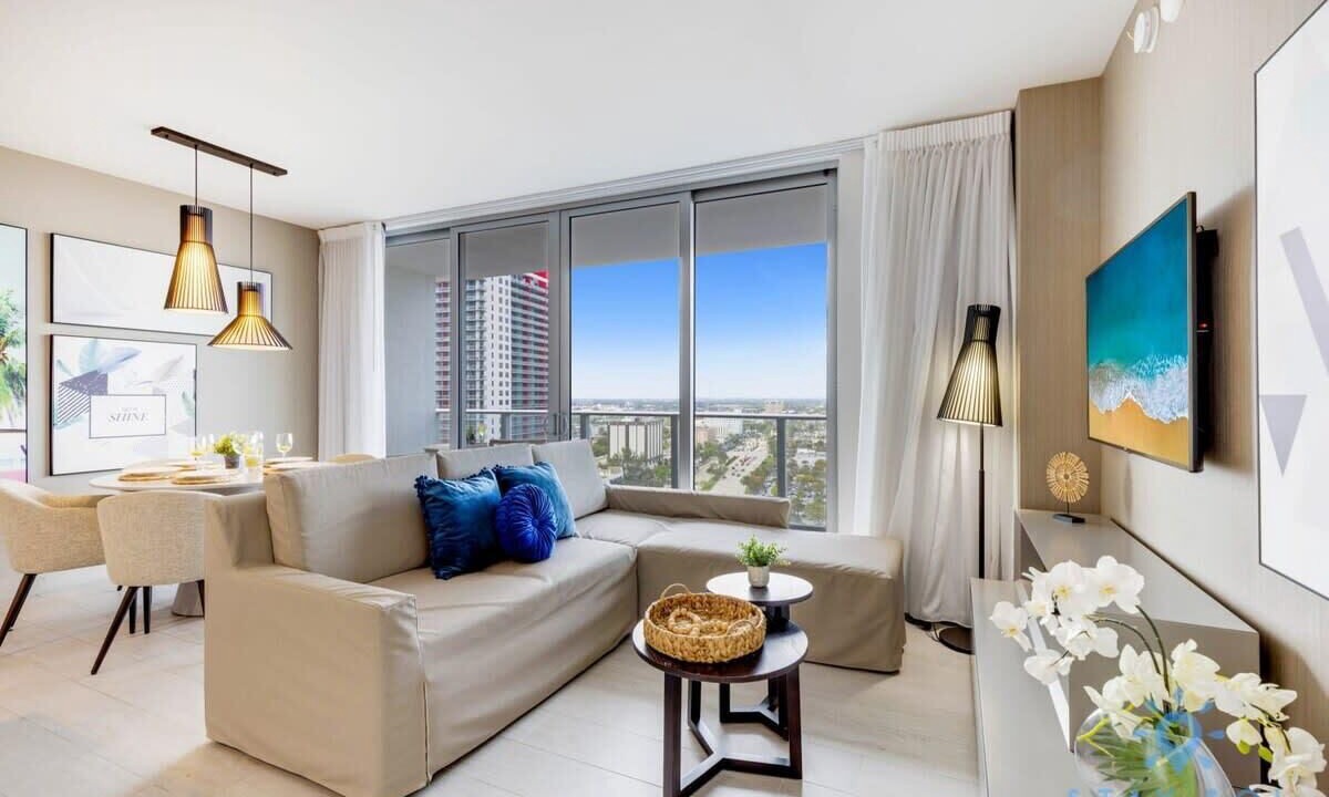 Photo of Bedroom in Hollywood South Central Beach
