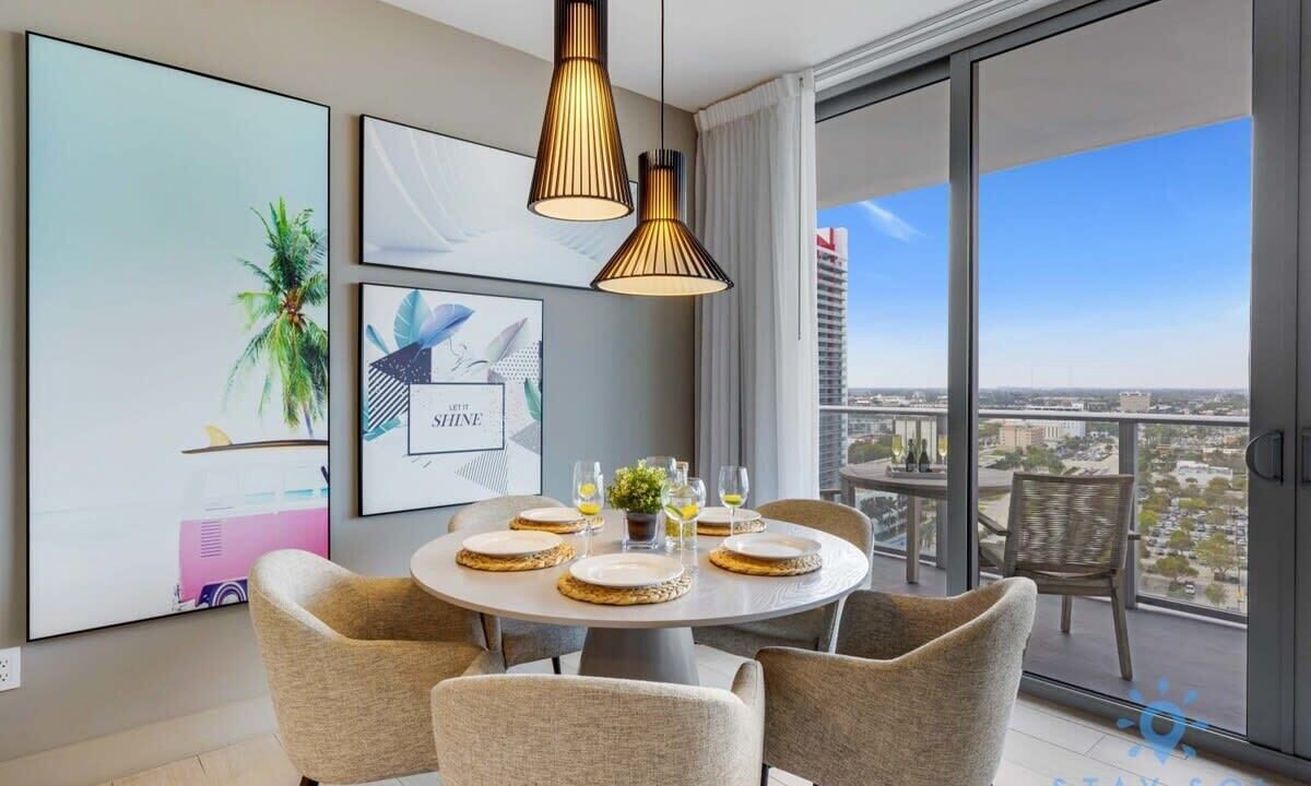Photo of Livingroom in Hollywood South Central Beach