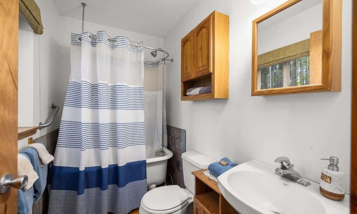 Photo of Bathroom in West Glacier
