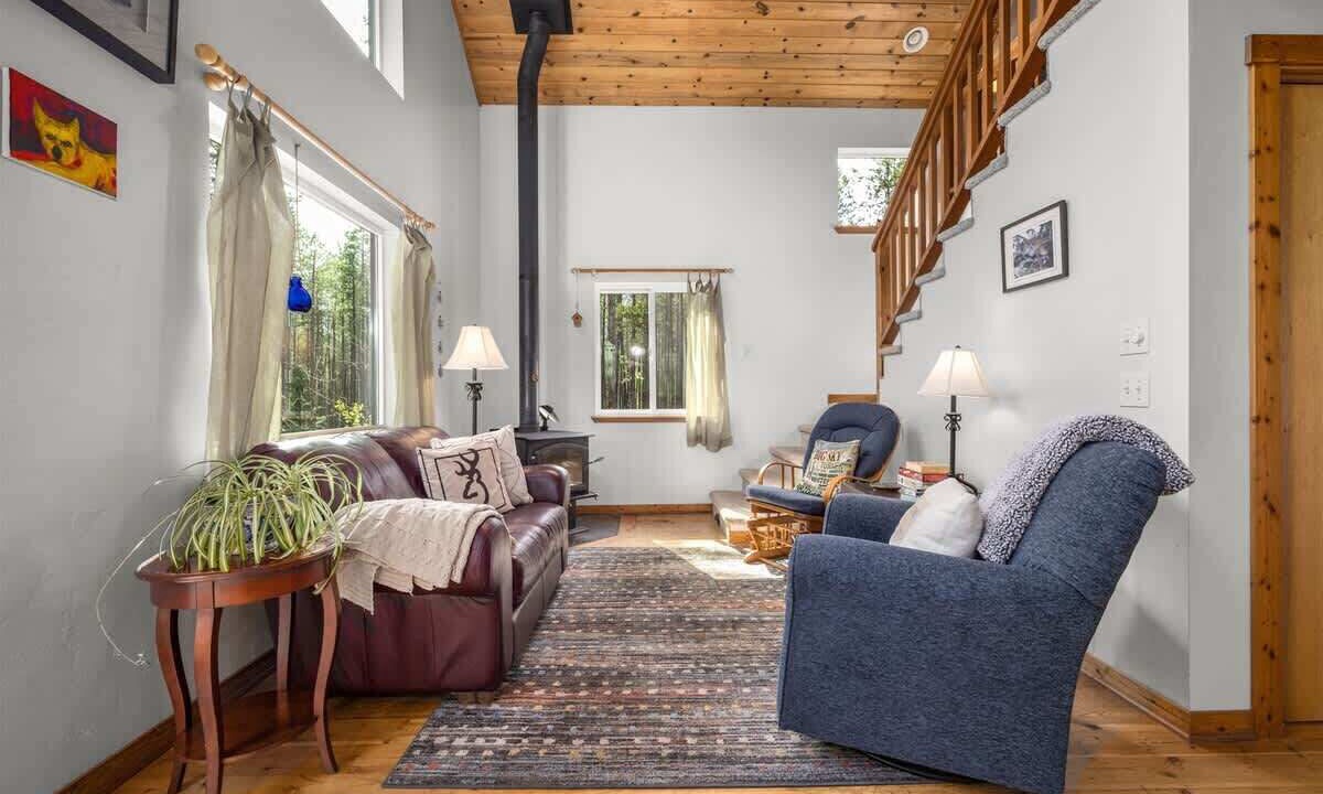 Photo of Livingroom in West Glacier