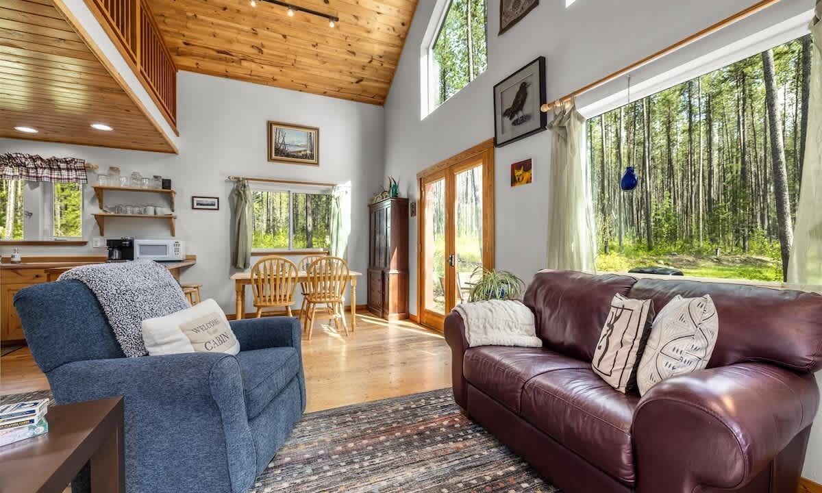 Photo of Livingroom in West Glacier
