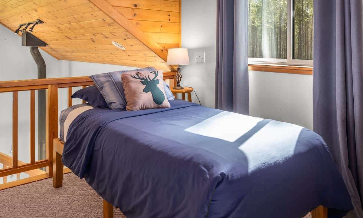 Photo of Bedroom in West Glacier