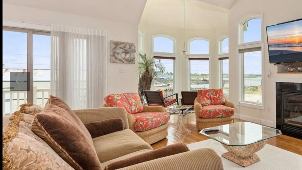 Photo of Livingroom in Shawcrest