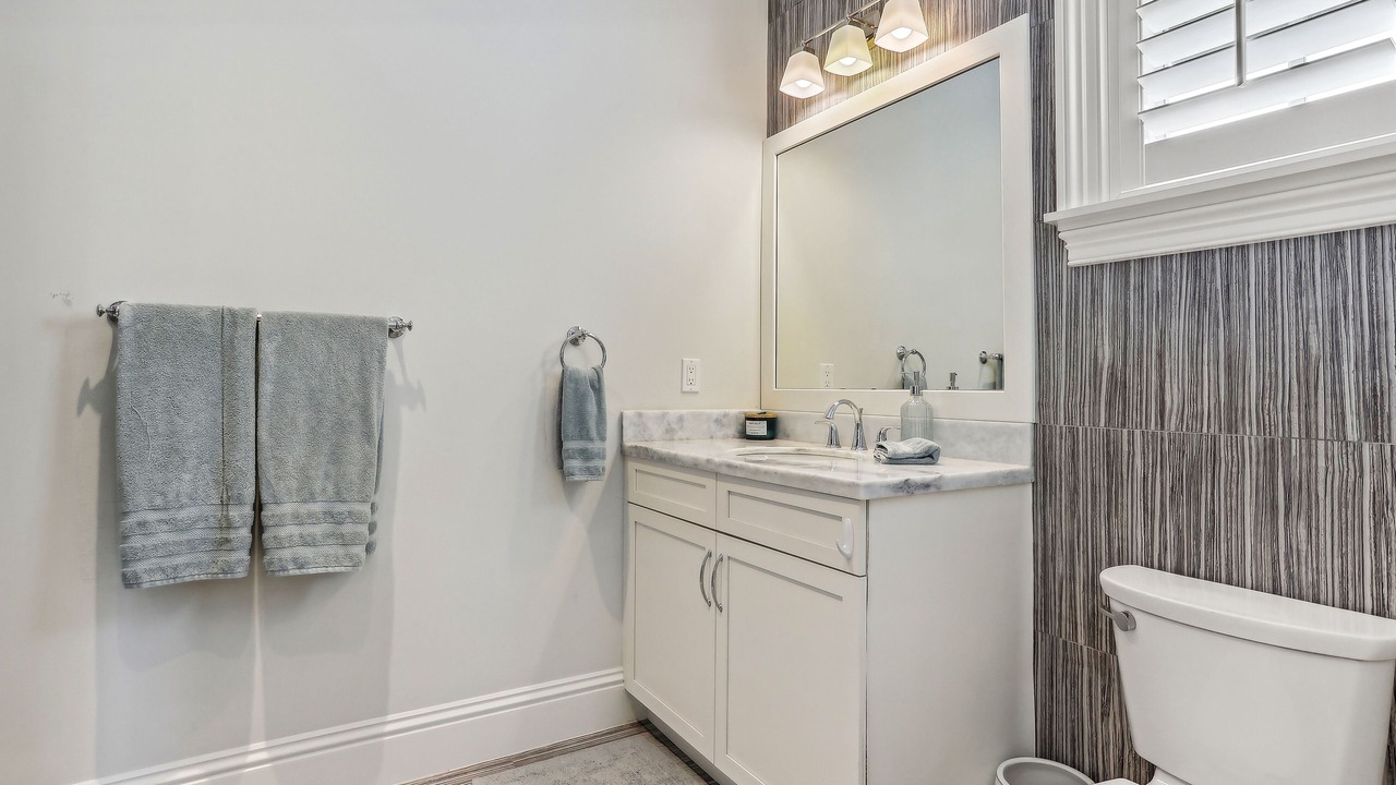 Photo of Bathroom in Del-Ida Park Historic District