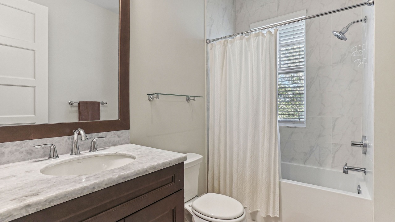 Photo of Bathroom in Del-Ida Park Historic District