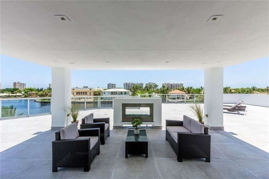 Photo of Patio Balcony in Bay Colony