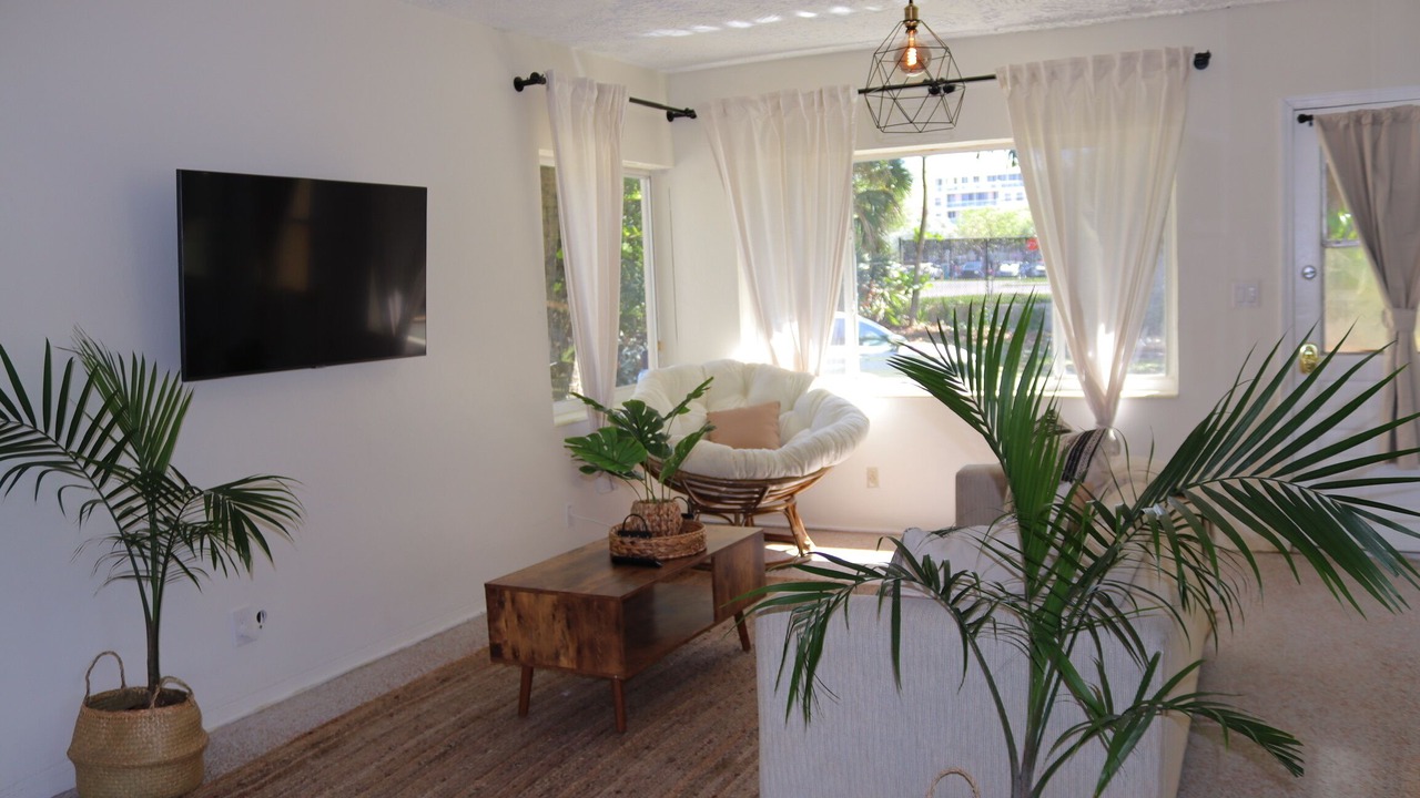 Photo of Livingroom in Deerfield Beach