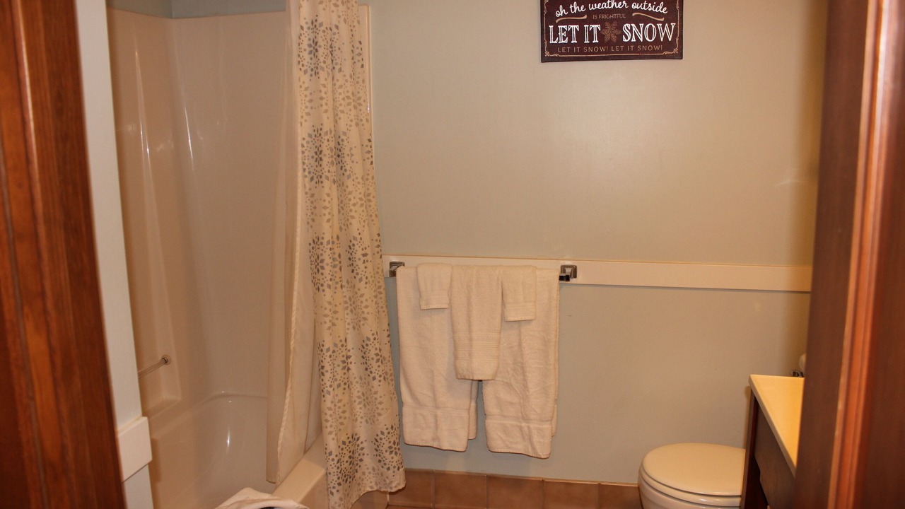 Photo of Bathroom in Edray
