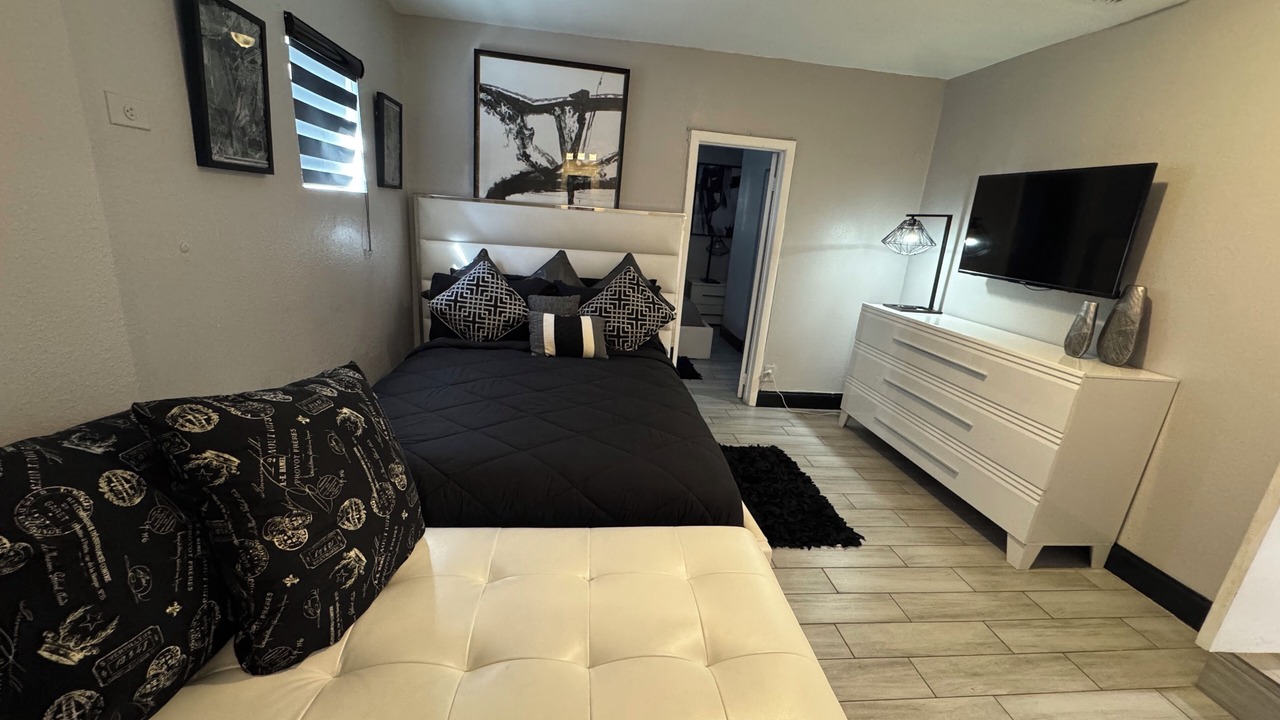Photo of Bedroom in Dania Beach