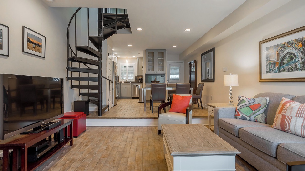 Photo of Livingroom in Country Club Estates