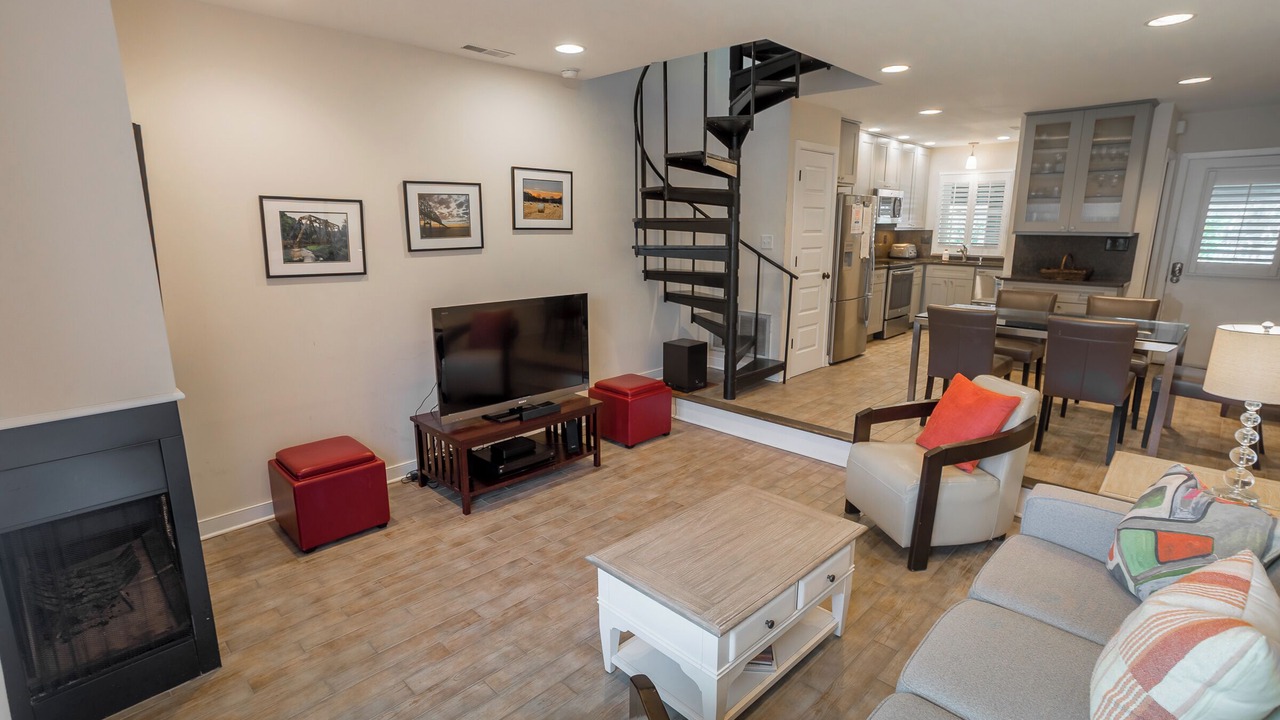 Photo of Livingroom in Country Club Estates