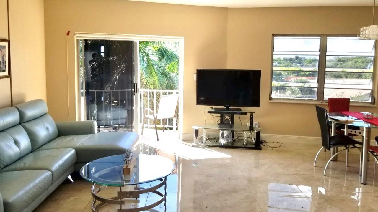 Photo of Livingroom in Lauderdale-by-the-Sea