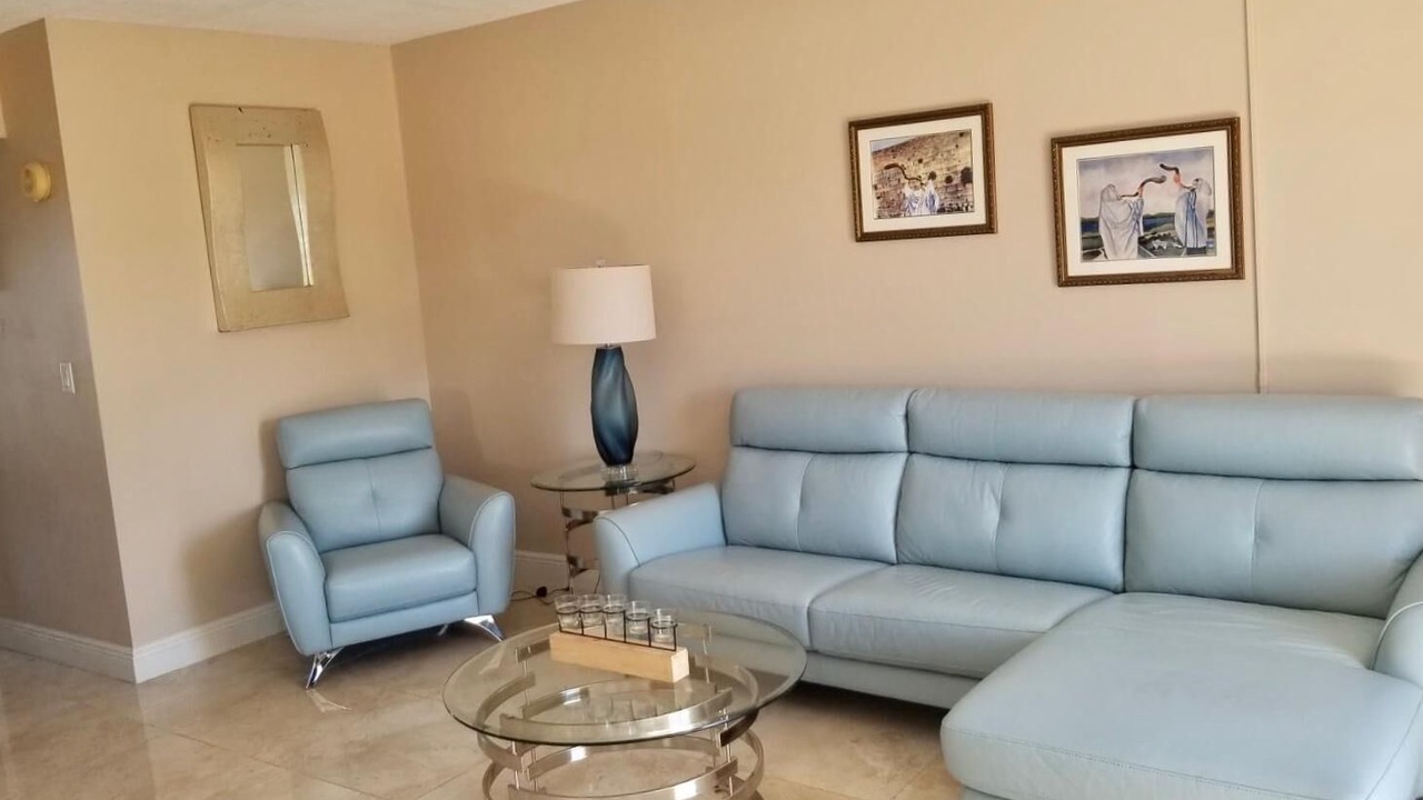 Photo of Livingroom in Lauderdale-by-the-Sea