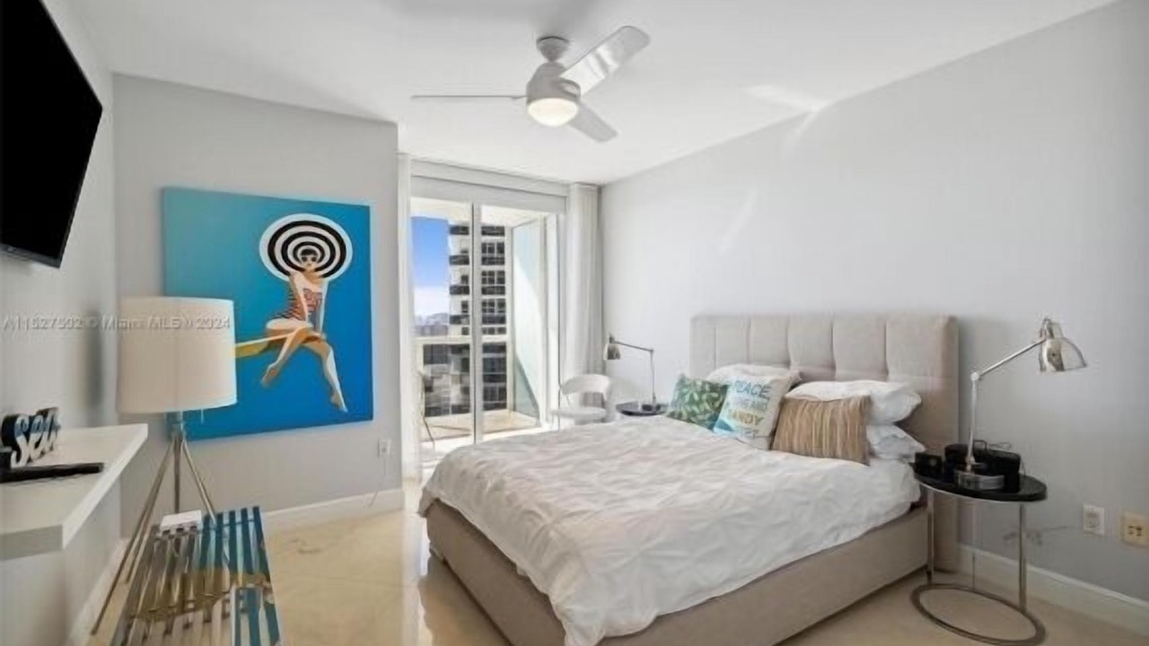 Photo of Bedroom in Hallandale Beach