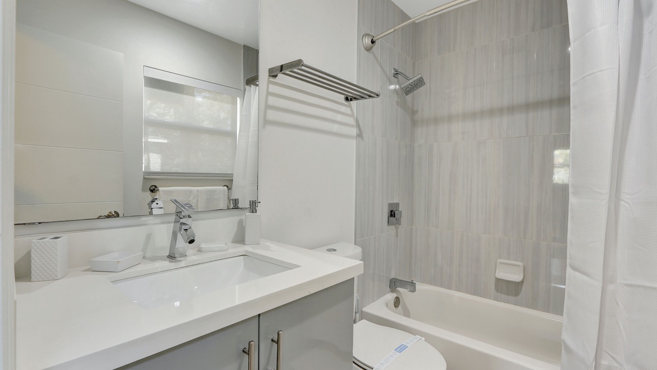 Photo of Bathroom in Highland Garden