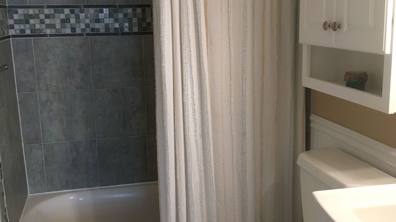 Photo of Bathroom in Admiral Estates