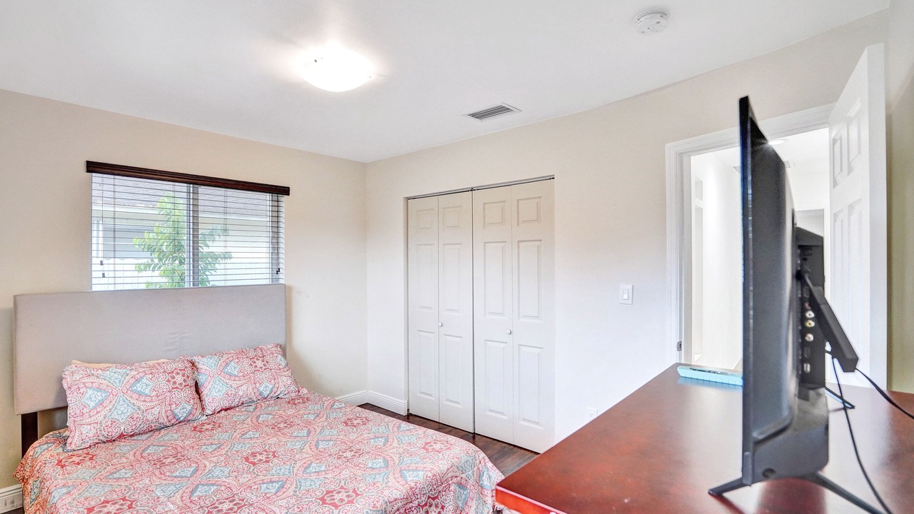 Photo of Bedroom in Miami Gardens