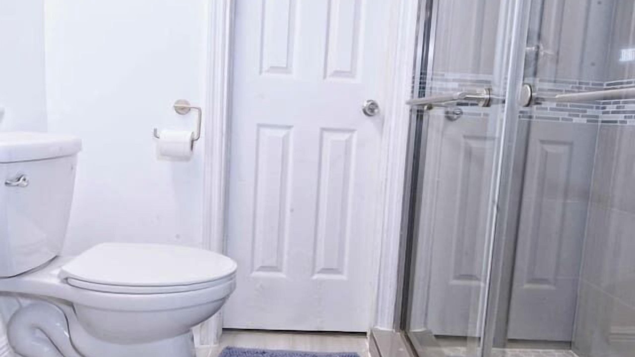 Photo of Bathroom in Garden Isles