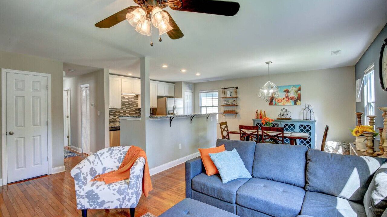 Photo of Livingroom in North Beach