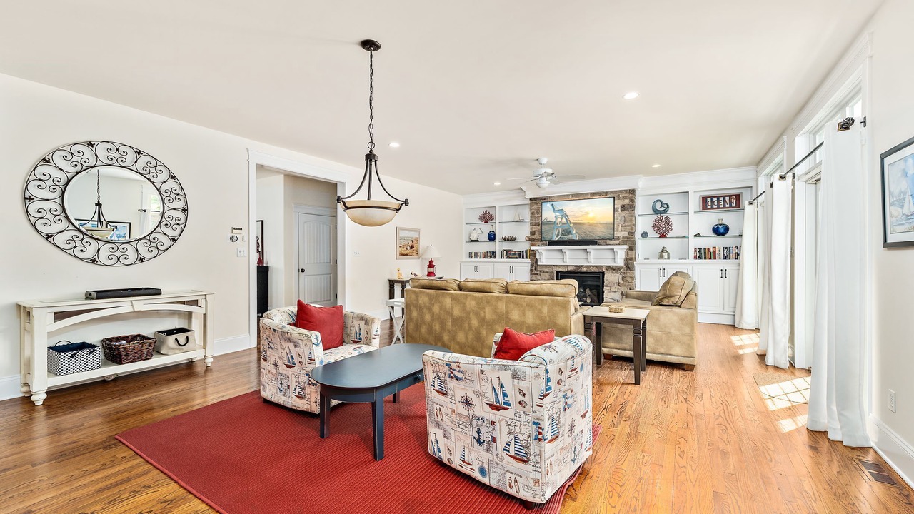 Photo of Livingroom in Admiral Estates