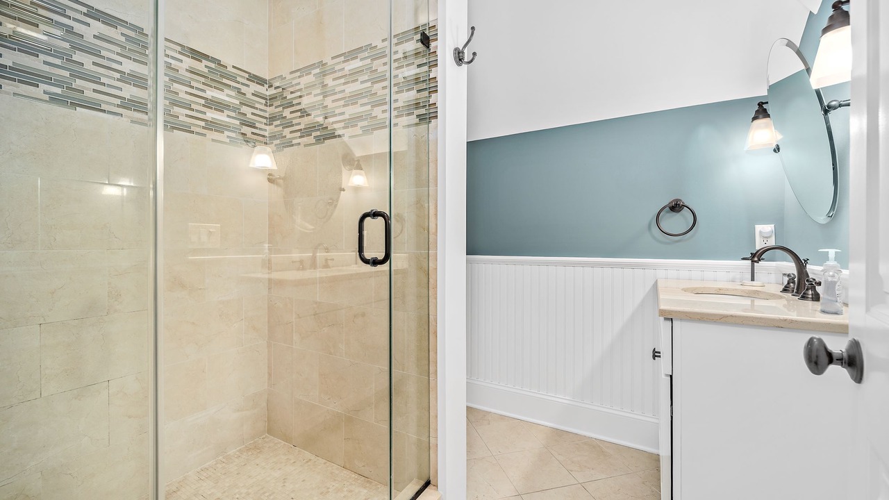 Photo of Bathroom in Admiral Estates