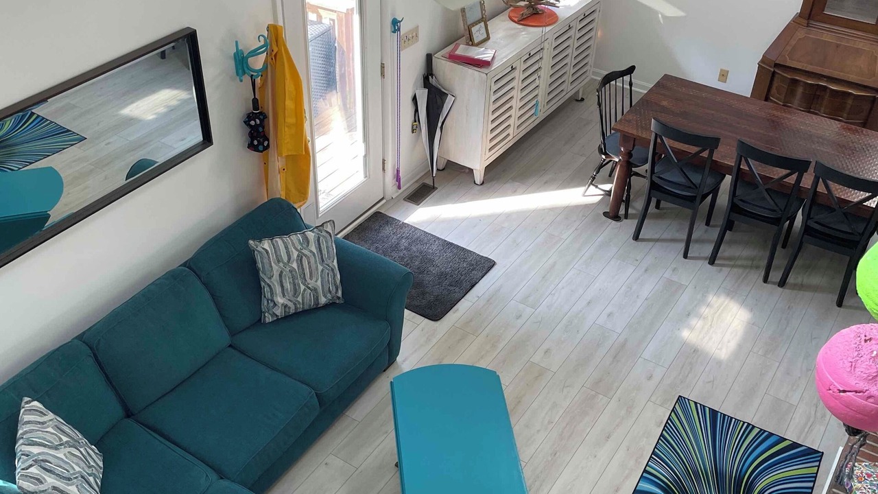 Photo of Livingroom in Calvert Beach-Long Beach