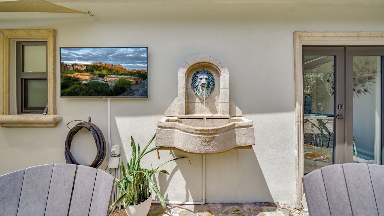 Photo of Outdoor in Poinsettia Heights