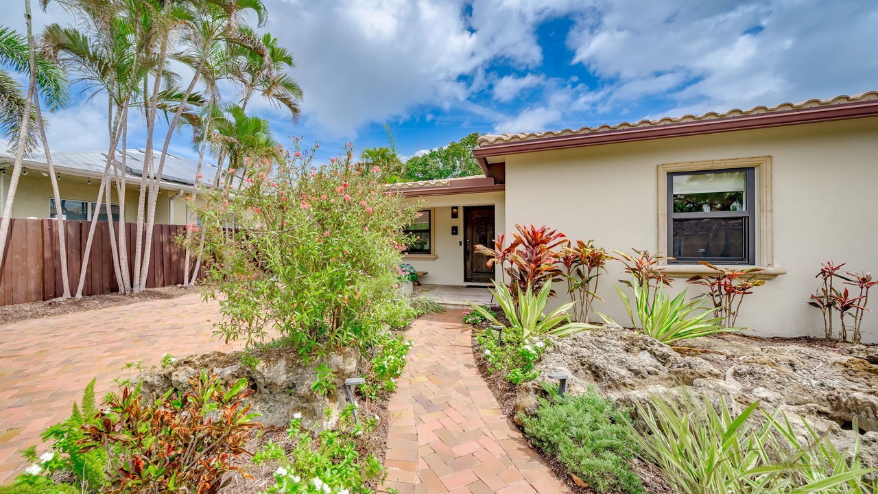 Photo of Outdoor in Poinsettia Heights