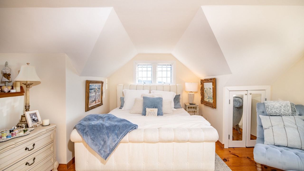 Photo of Bedroom in Tom Nevers