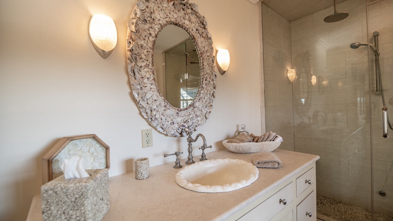 Photo of Bathroom in Tom Nevers