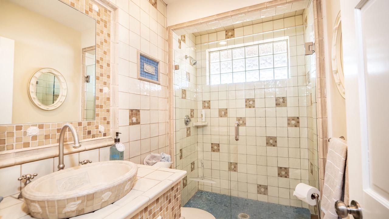 Photo of Bathroom in Tom Nevers