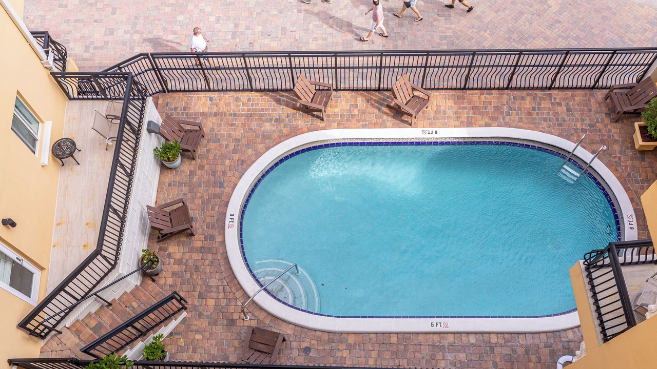 Photo of Outdoor in Hollywood Lakes