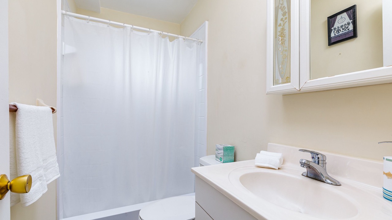Photo of Bathroom in Hollywood Lakes