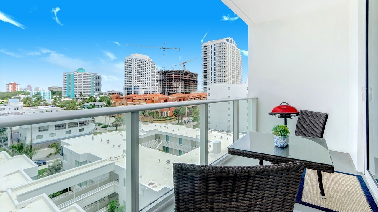 Photo of Patio Balcony in Central Beach