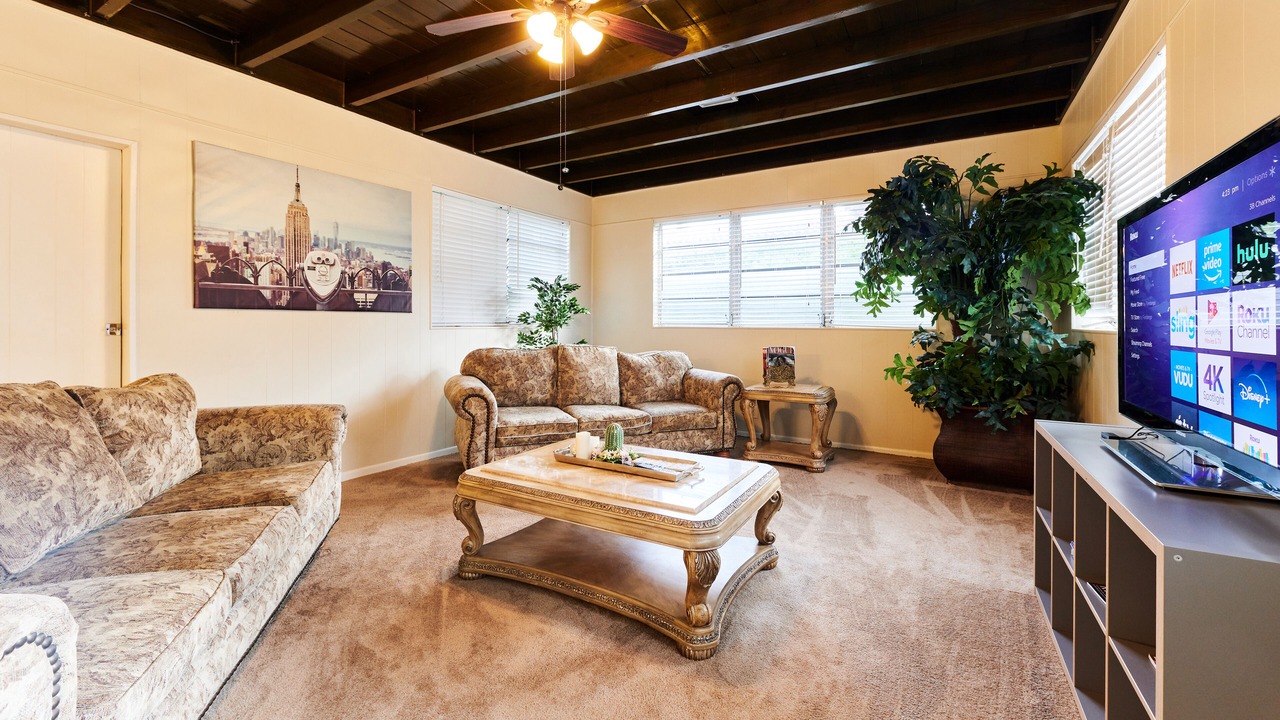 Photo of Livingroom in North Bay Village