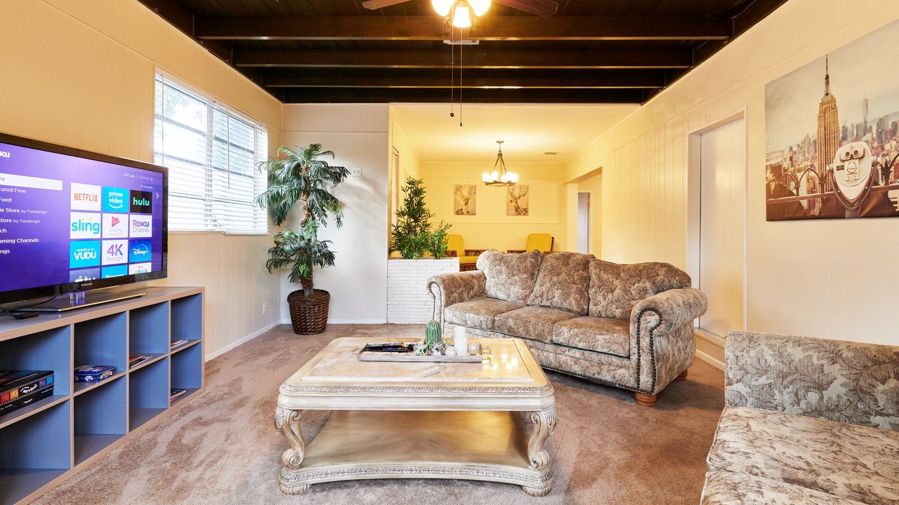 Photo of Livingroom in North Bay Village