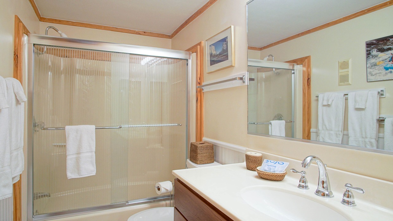 Photo of Bathroom in Edray