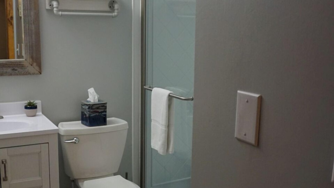 Photo of Bathroom in Edray