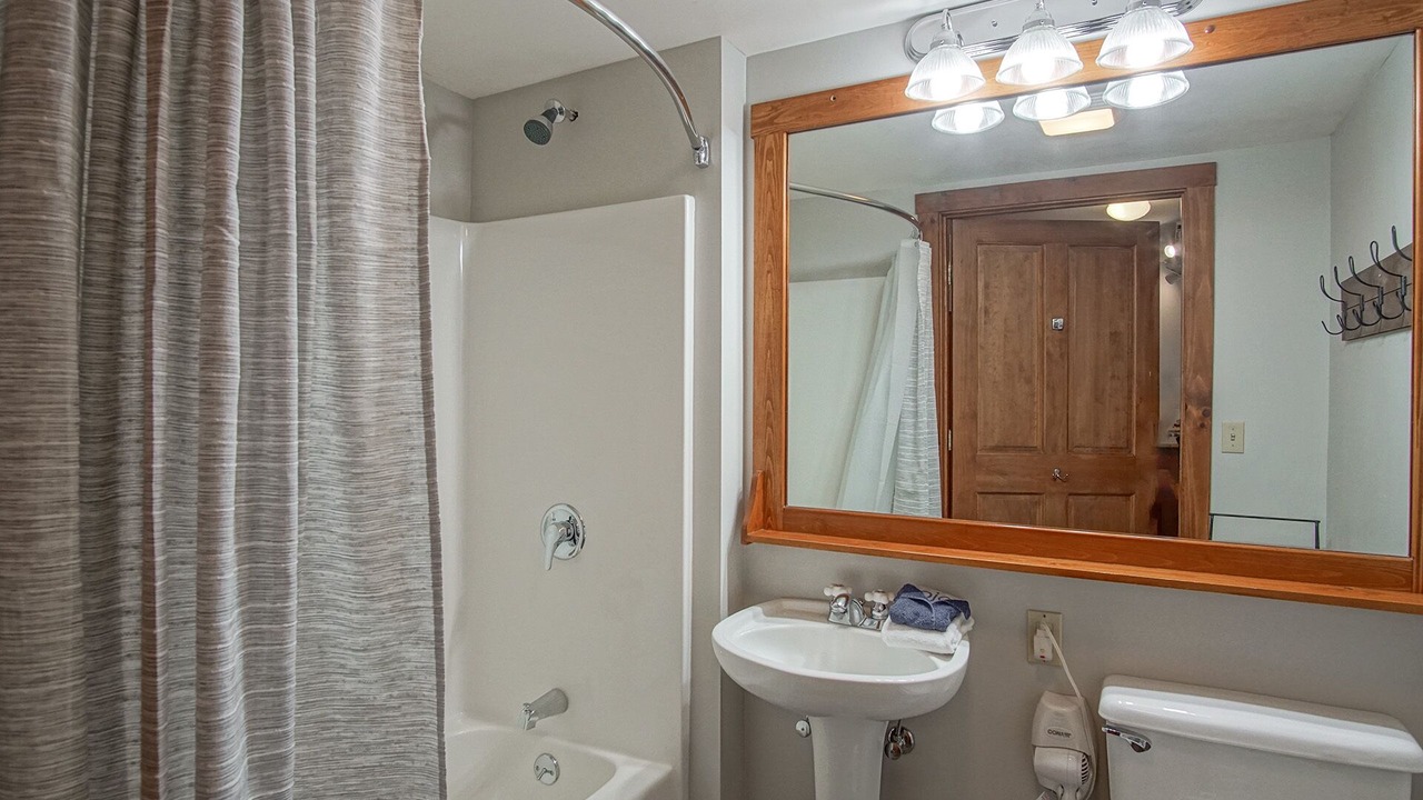 Photo of Bathroom in Edray