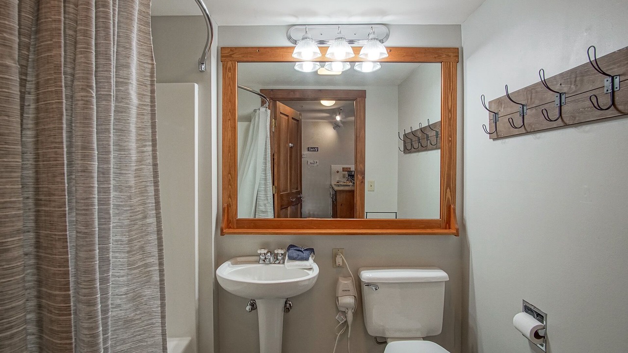 Photo of Bathroom in Edray