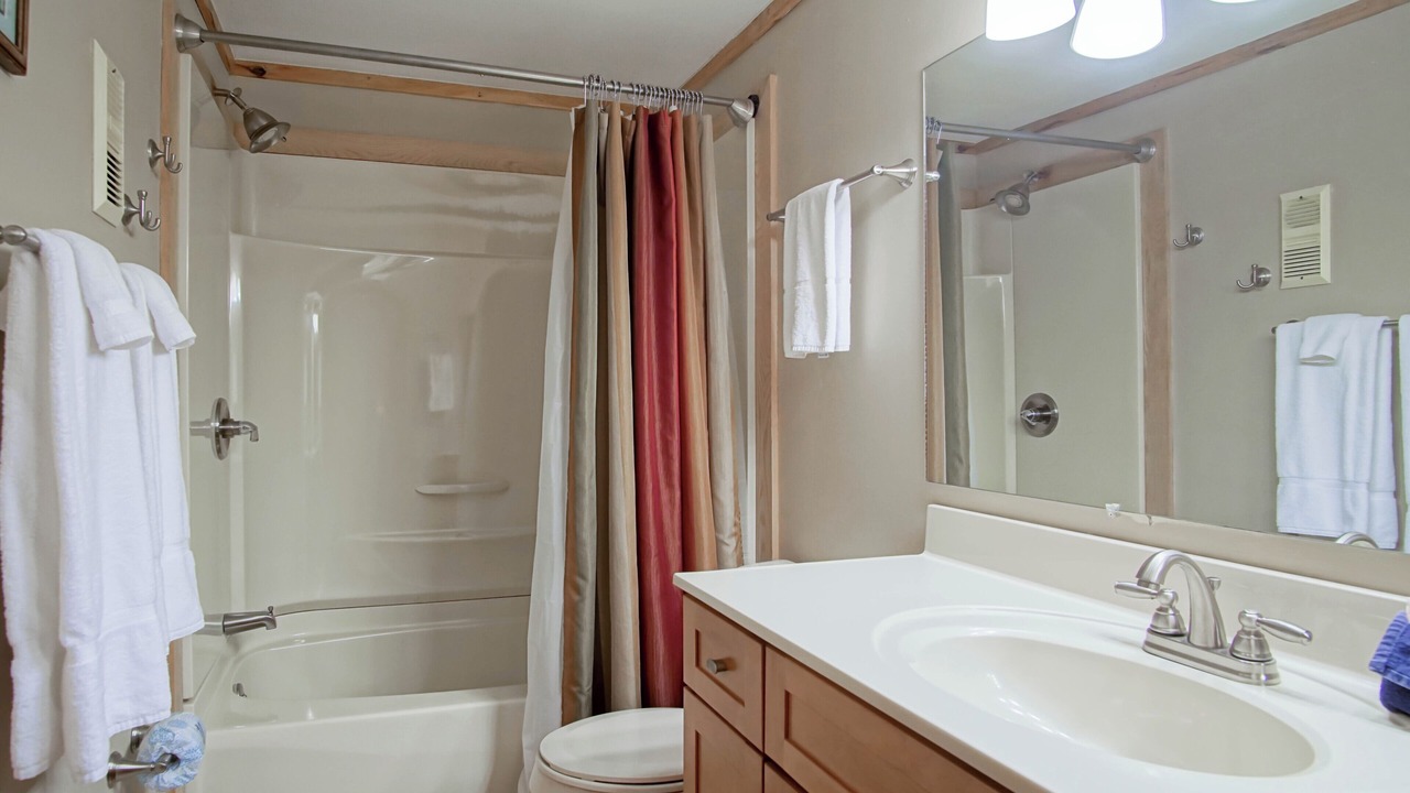 Photo of Bathroom in Edray
