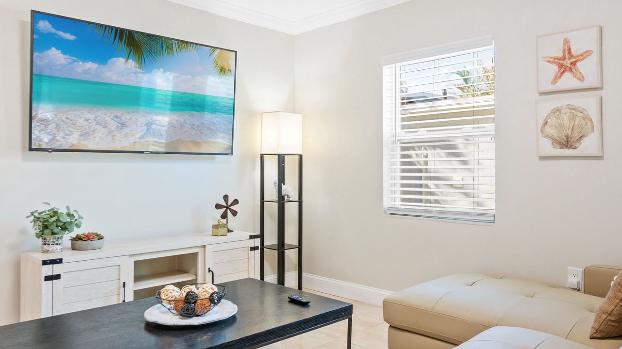 Photo of Livingroom in Edgewood
