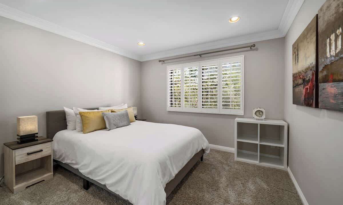 Photo of Bedroom in Warner Center